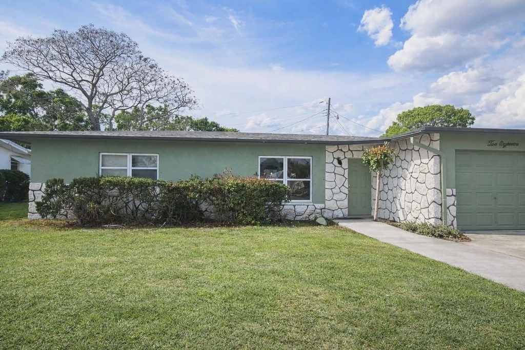 218 Olive Avenue - Photo 0