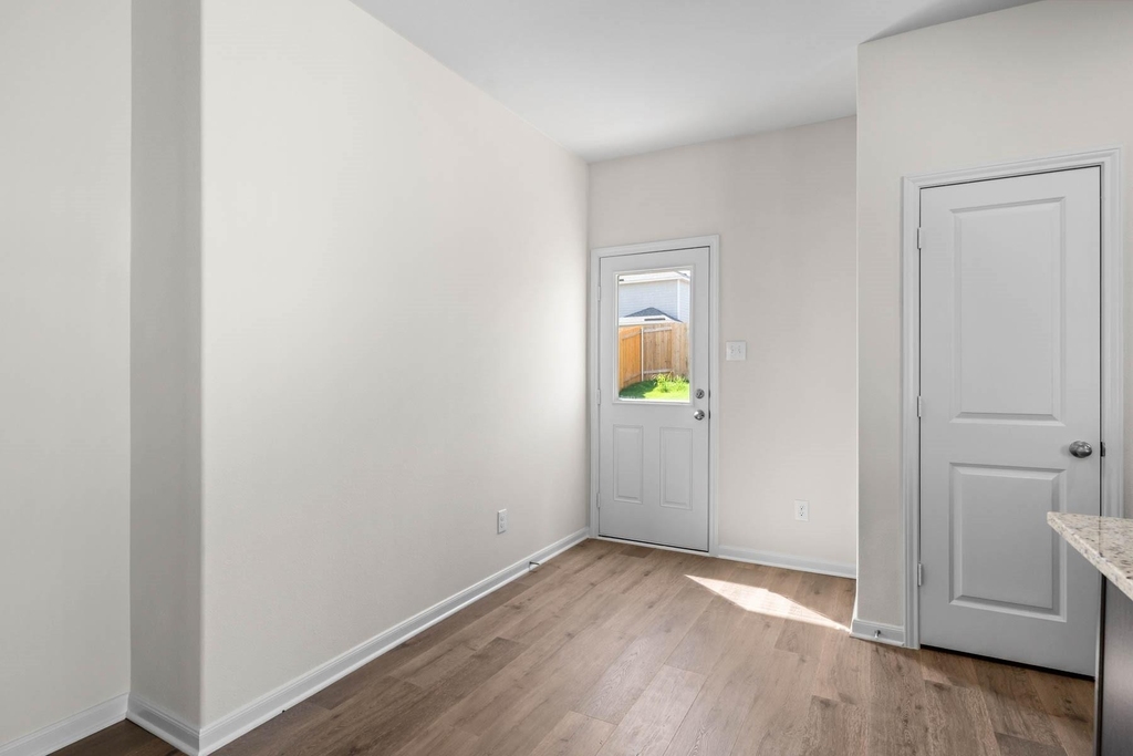 8444 White Wolf Trail - Photo 3