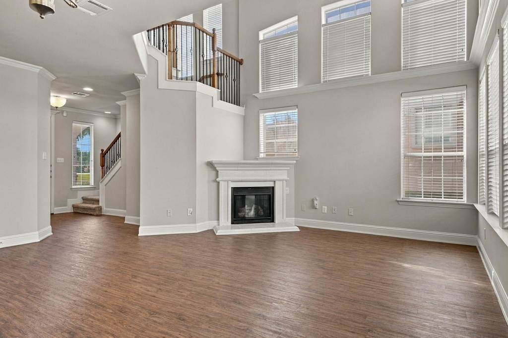 2529 Champagne Drive - Photo 7