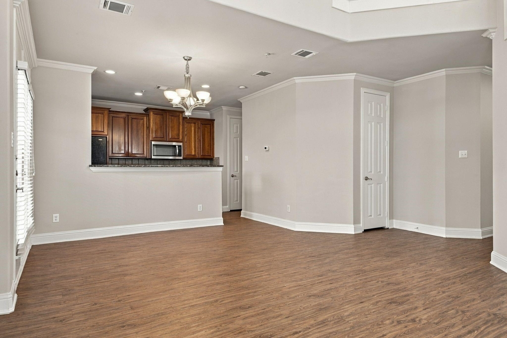 2529 Champagne Drive - Photo 8