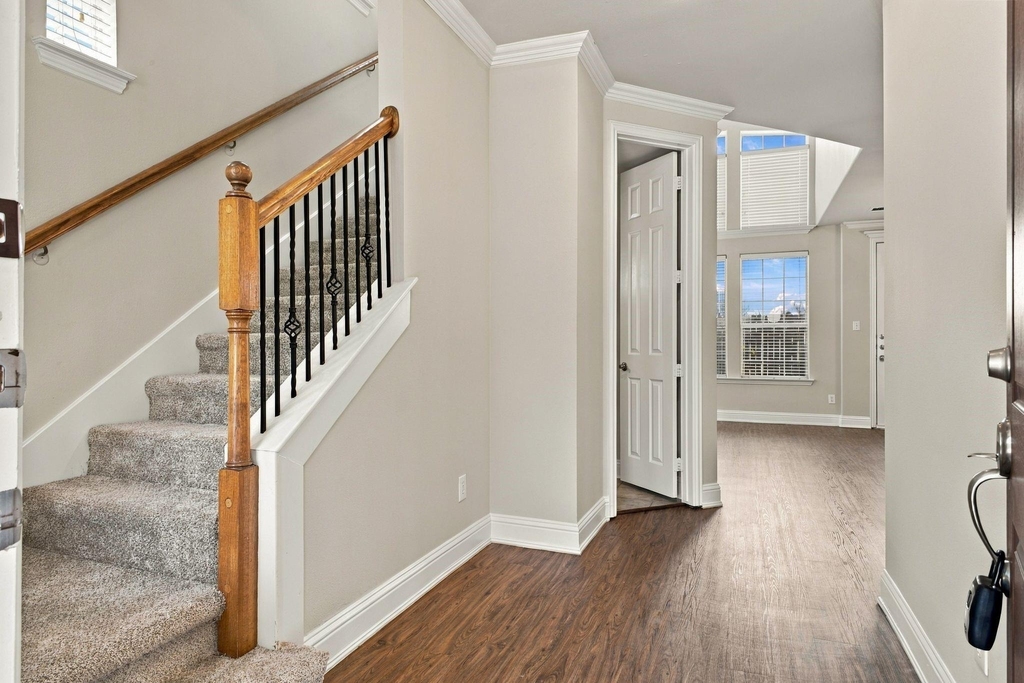 2529 Champagne Drive - Photo 3