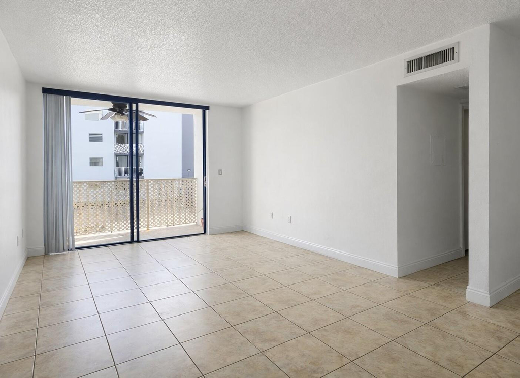 8185 Nw 7th Street - Photo 2