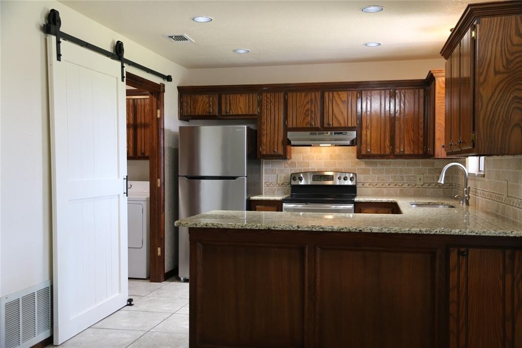 13000 S Robinson Avenue - Photo 5