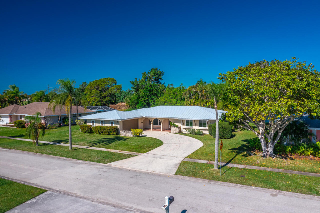 1425 Se Sunshine Avenue - Photo 37