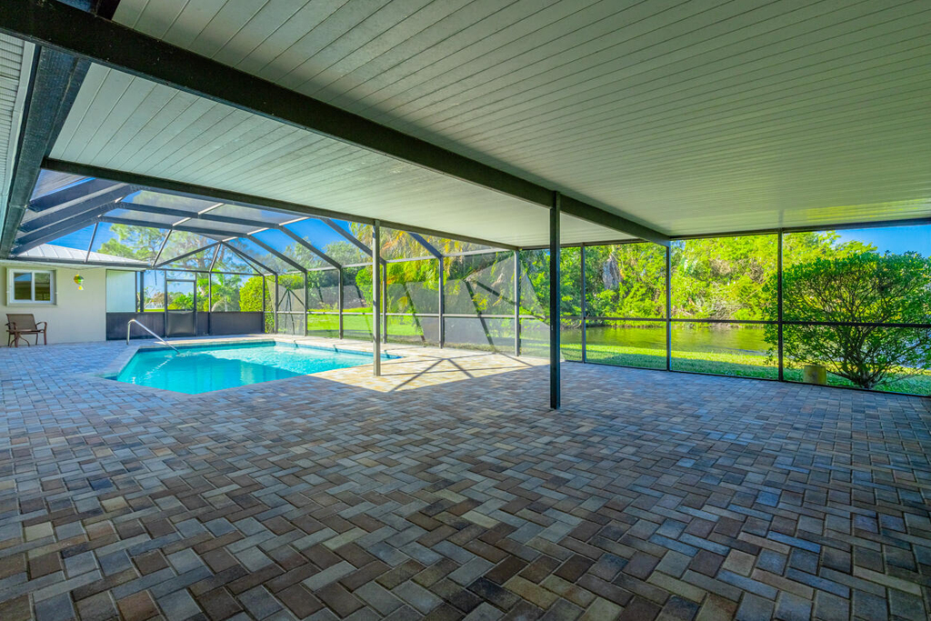 1425 Se Sunshine Avenue - Photo 29