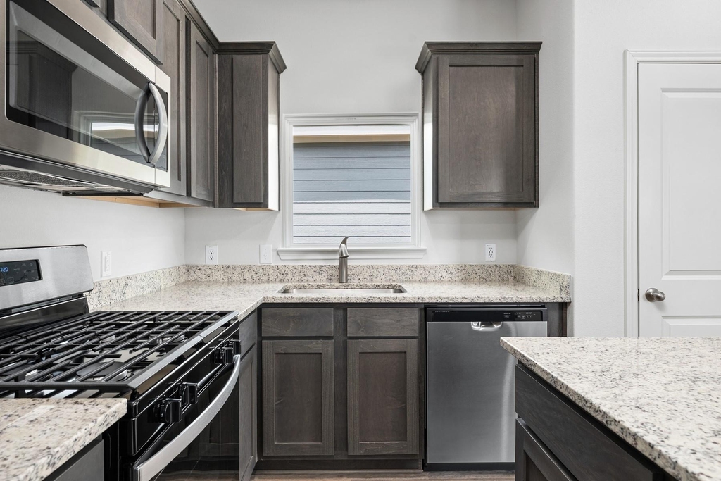 9613 Logan Square Drive - Photo 2
