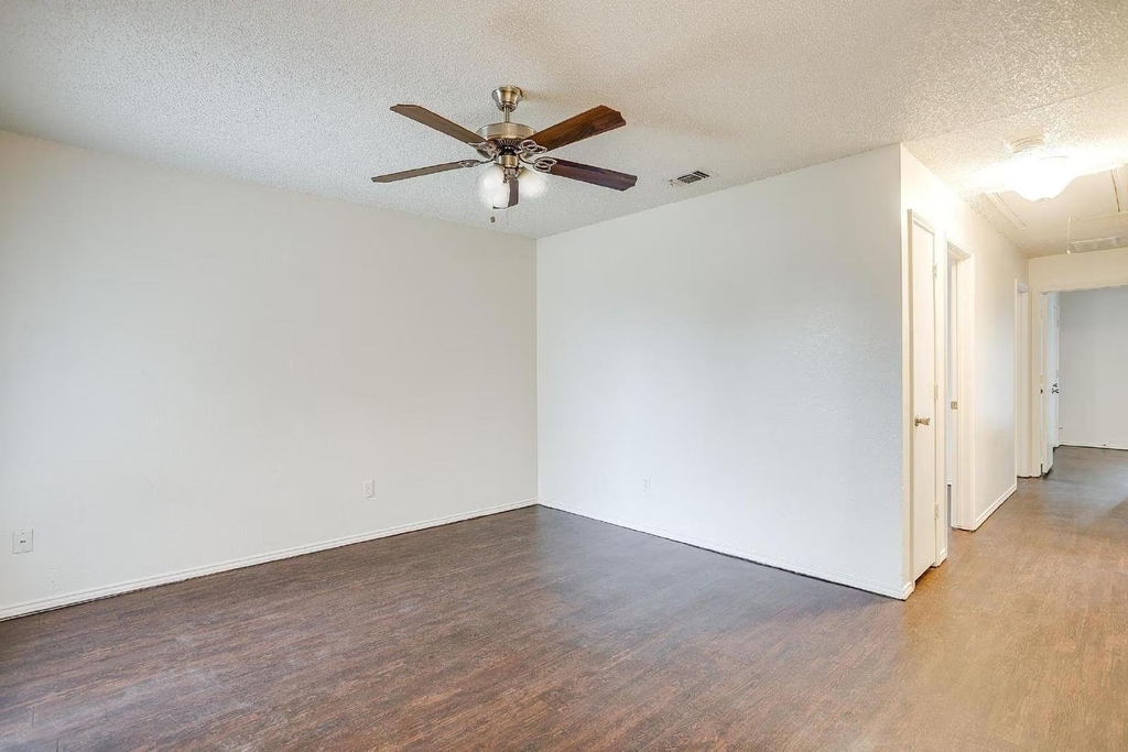 10265 Aurora Drive - Photo 3