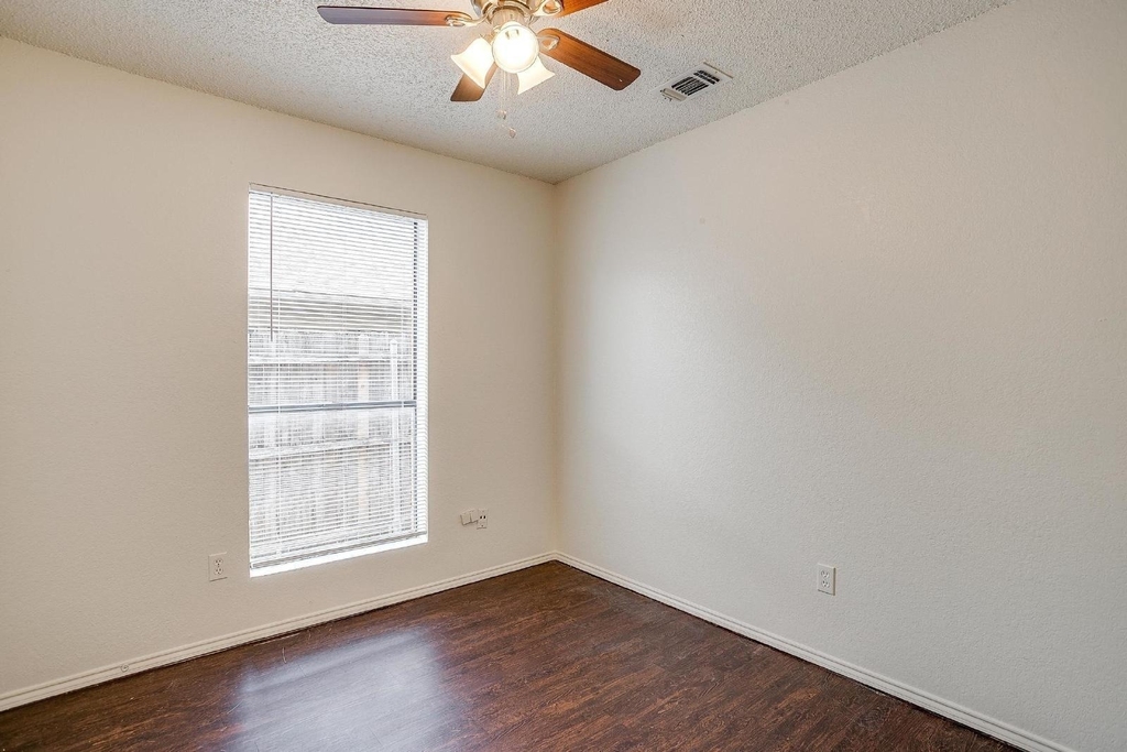 10265 Aurora Drive - Photo 7