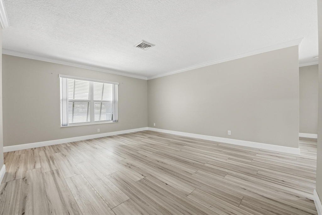 916 Evergreen Drive - Photo 3