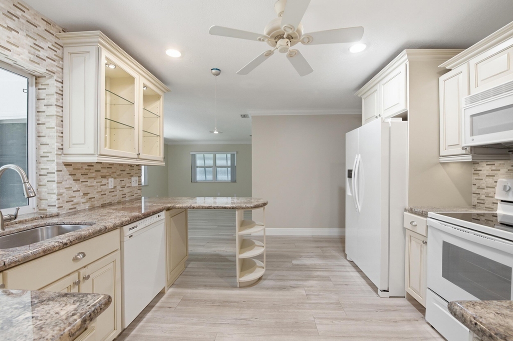 916 Evergreen Drive - Photo 5