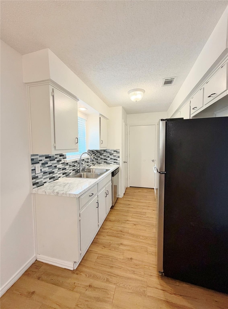 3914 William Street - Photo 4