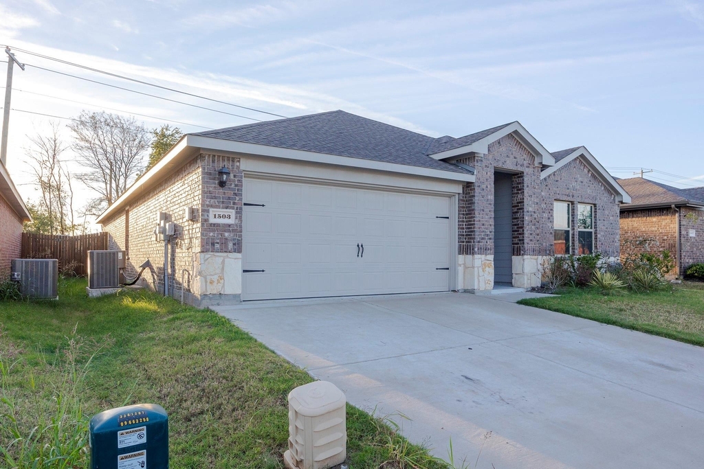 1503 Aleia Cove - Photo 1