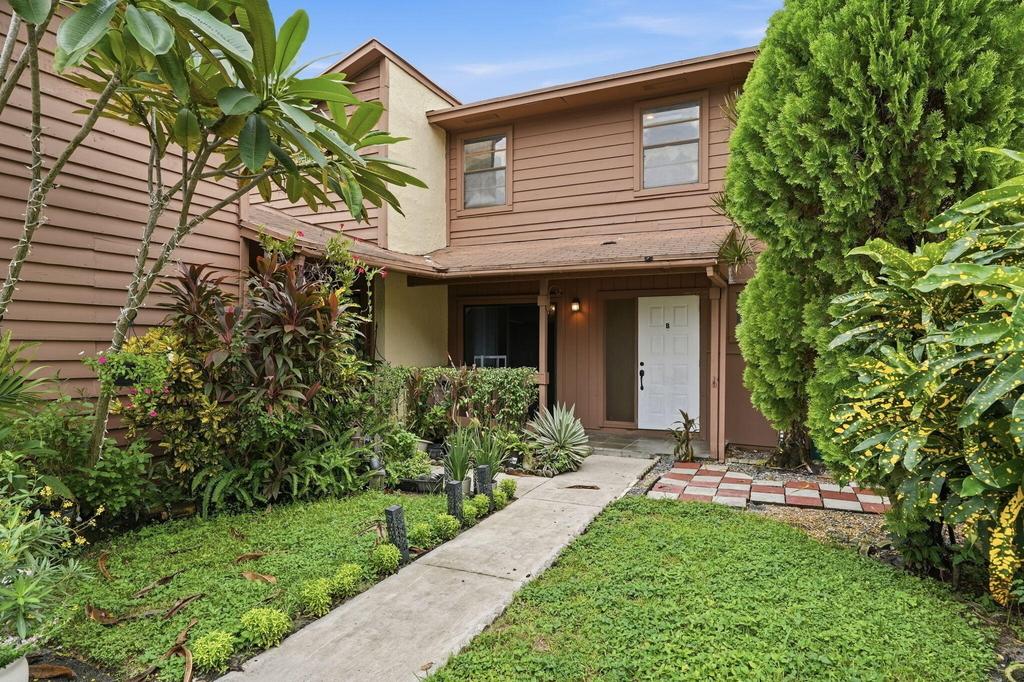 6180 Pine Tree Lane - Photo 2