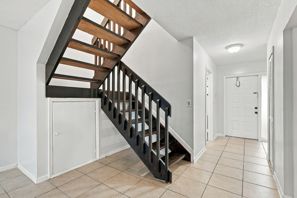 6180 Pine Tree Lane - Photo 21