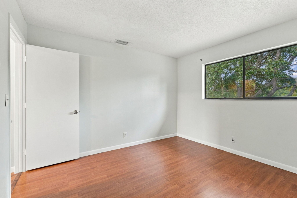 6180 Pine Tree Lane - Photo 6