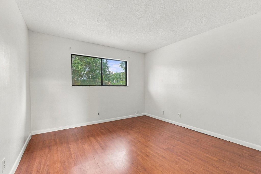 6180 Pine Tree Lane - Photo 4