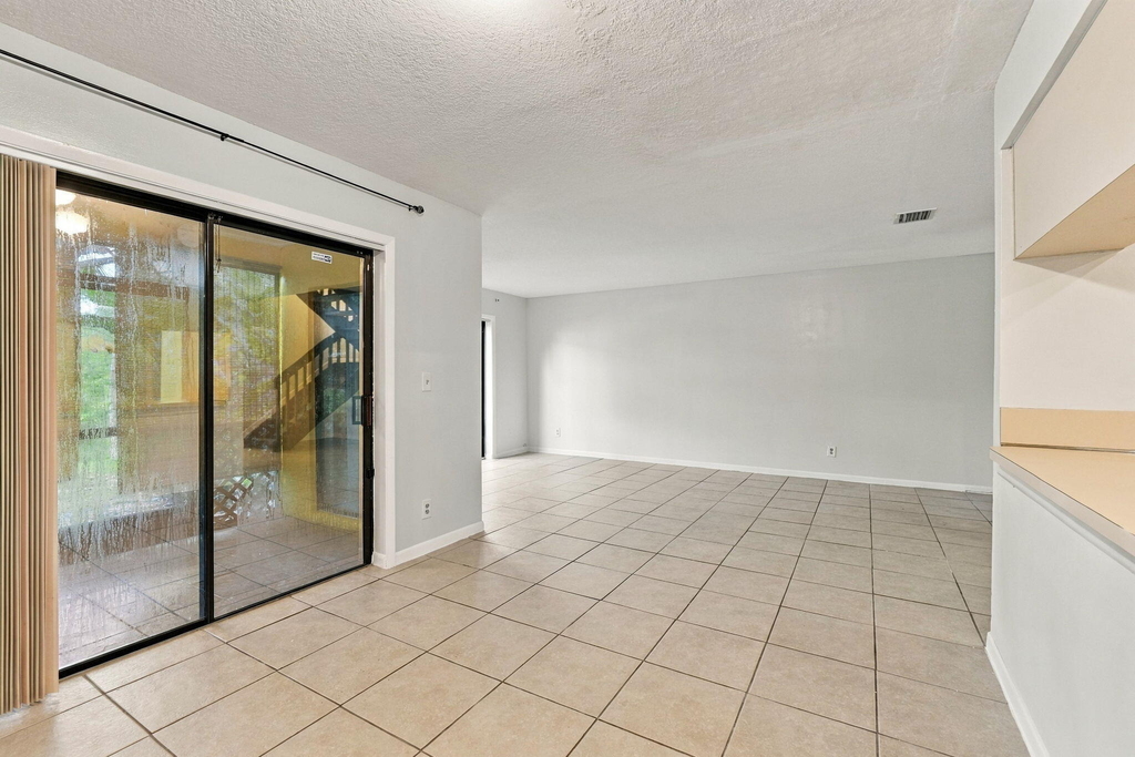 6180 Pine Tree Lane - Photo 31