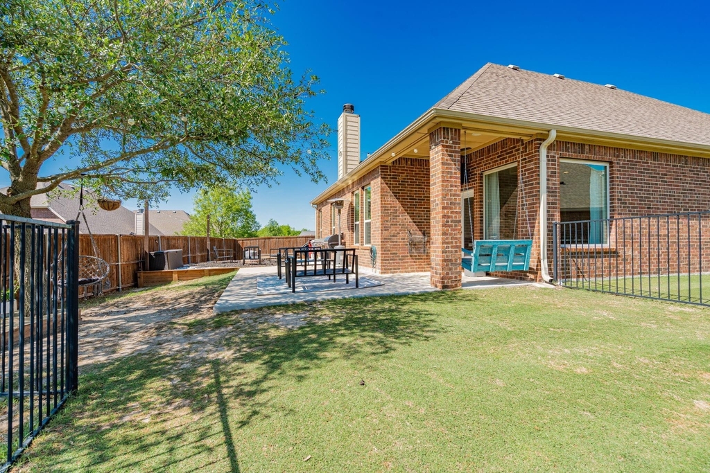 2620 Sabine Circle - Photo 14