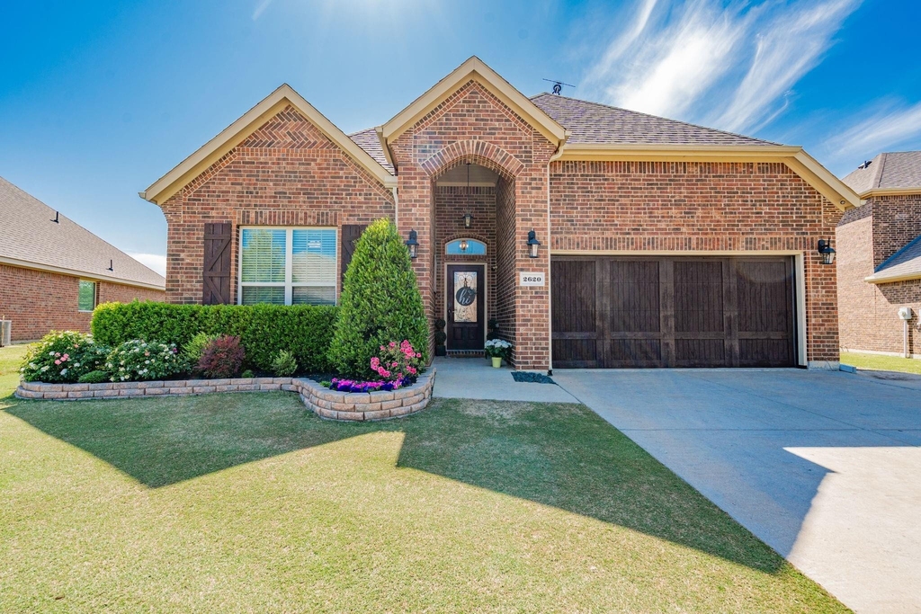 2620 Sabine Circle - Photo 0