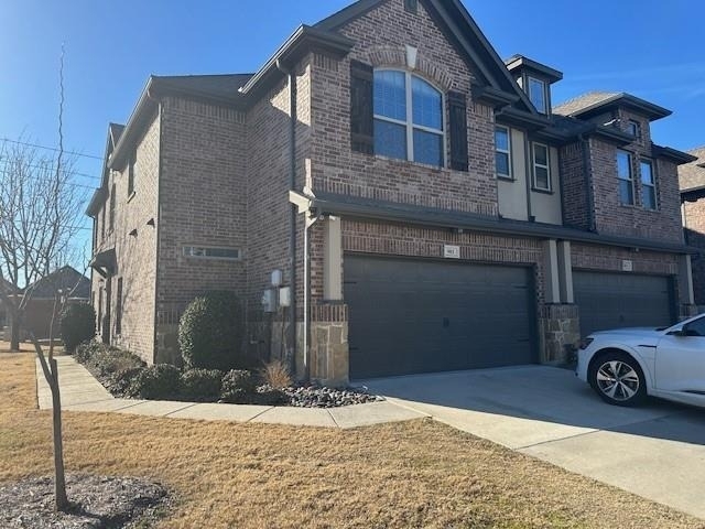 901 Brookville Court - Photo 0