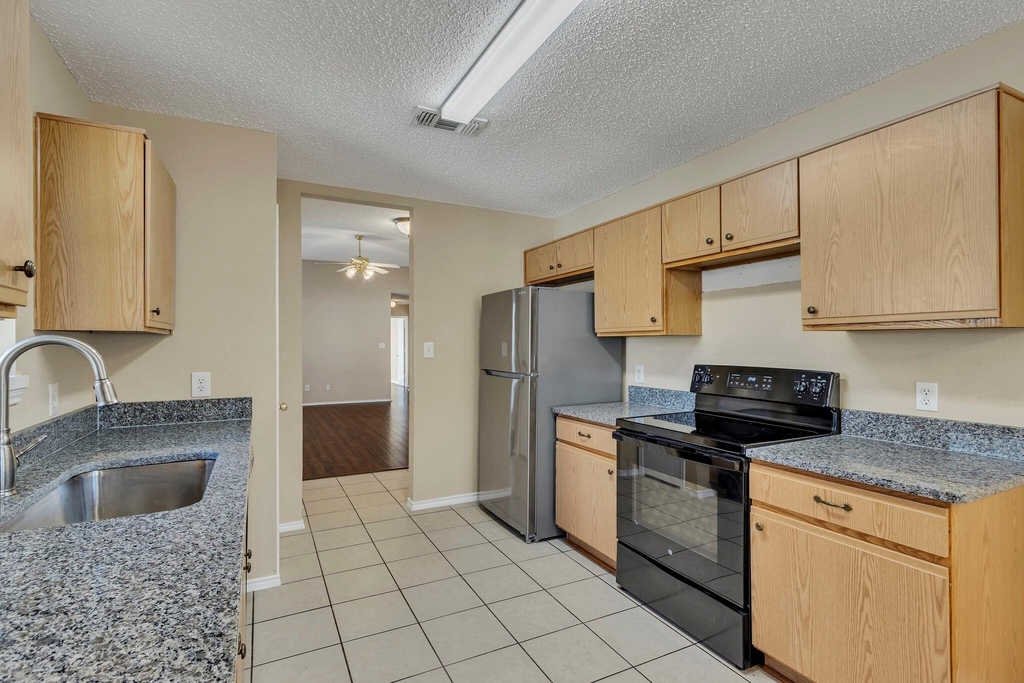 2920 Newport Avenue - Photo 15