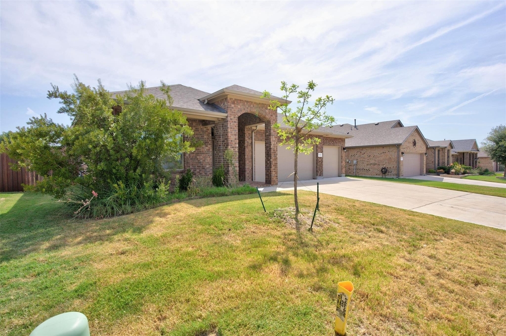 1203 Larkspur Lane - Photo 5