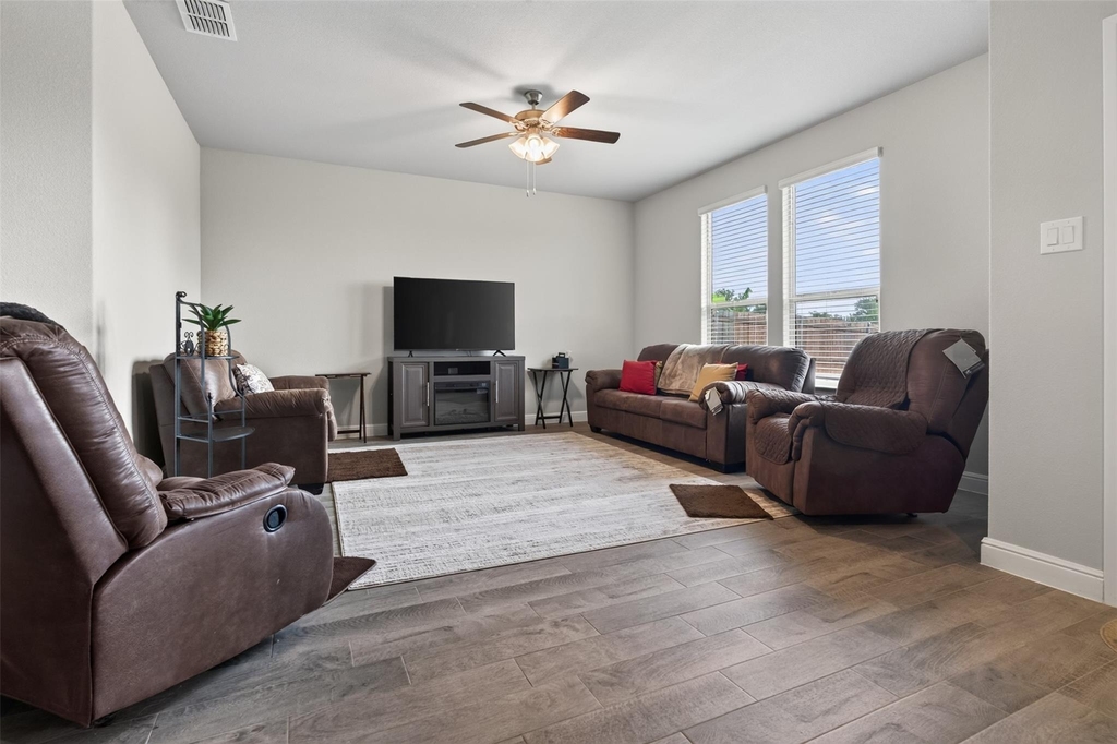 1203 Larkspur Lane - Photo 18