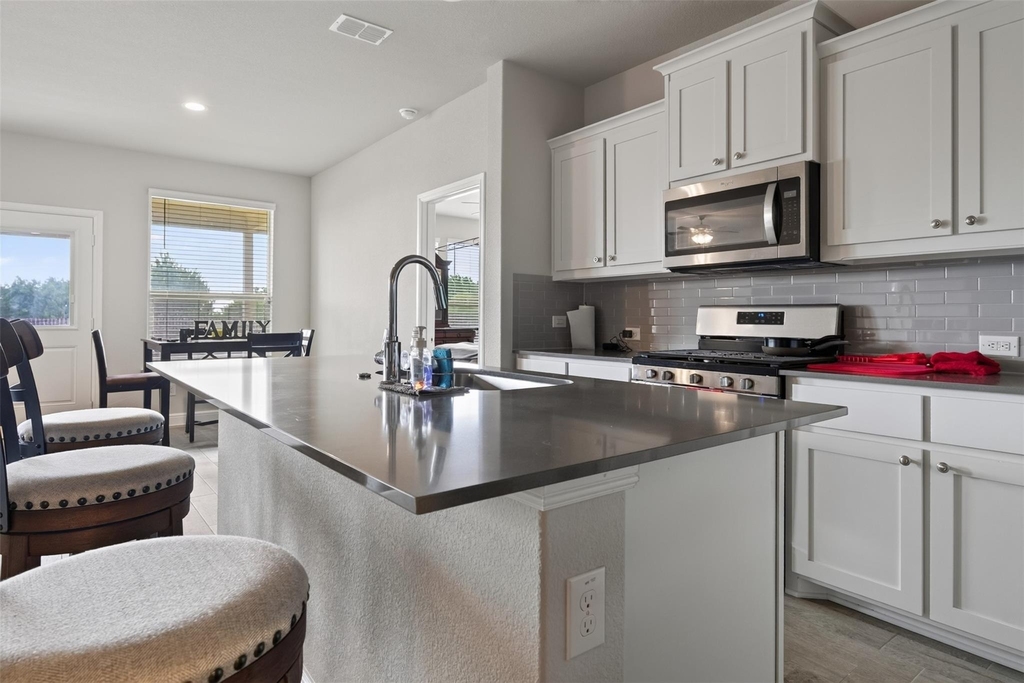 1203 Larkspur Lane - Photo 28