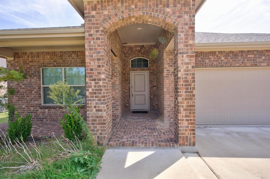 1203 Larkspur Lane - Photo 2