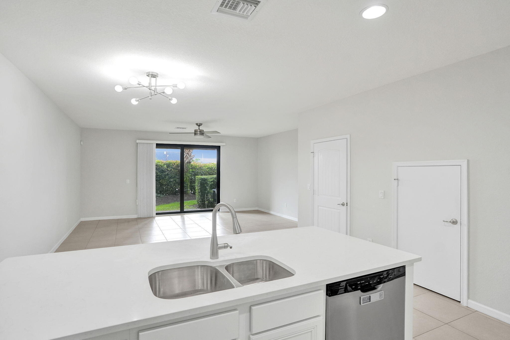 4234 N Dixie Highway - Photo 8