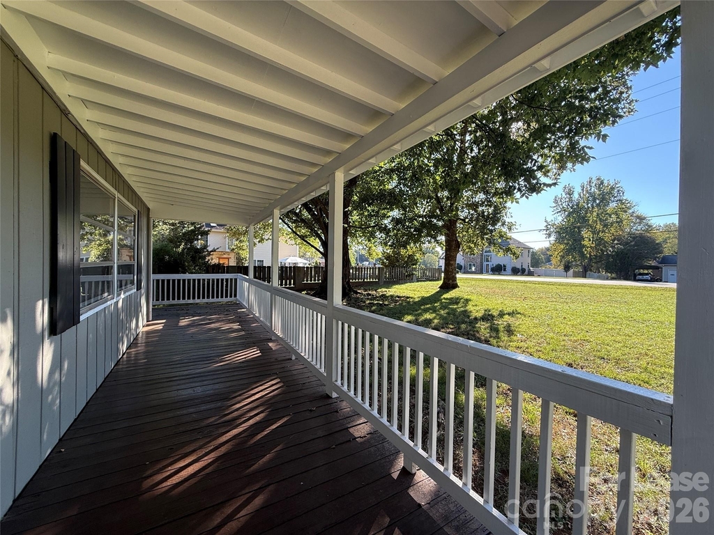 467 Stutts Road - Photo 3