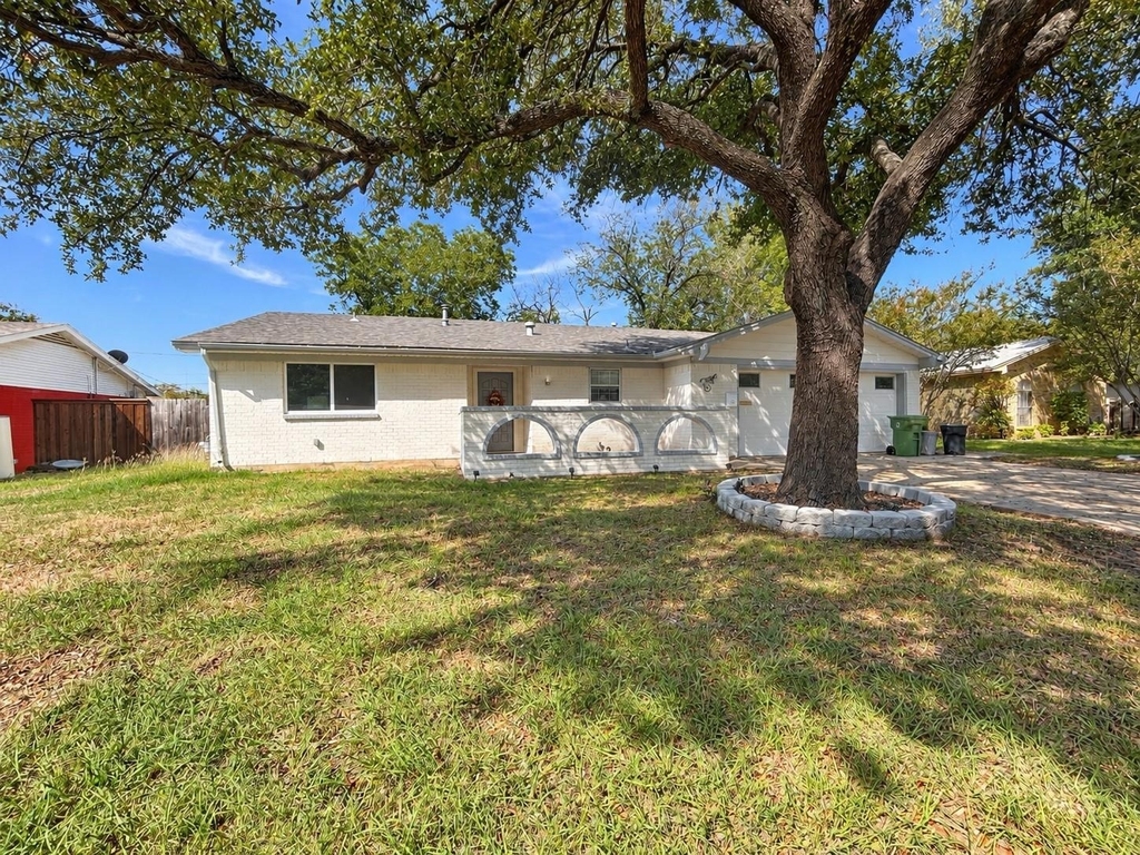 5125 Cloyce Court - Photo 1
