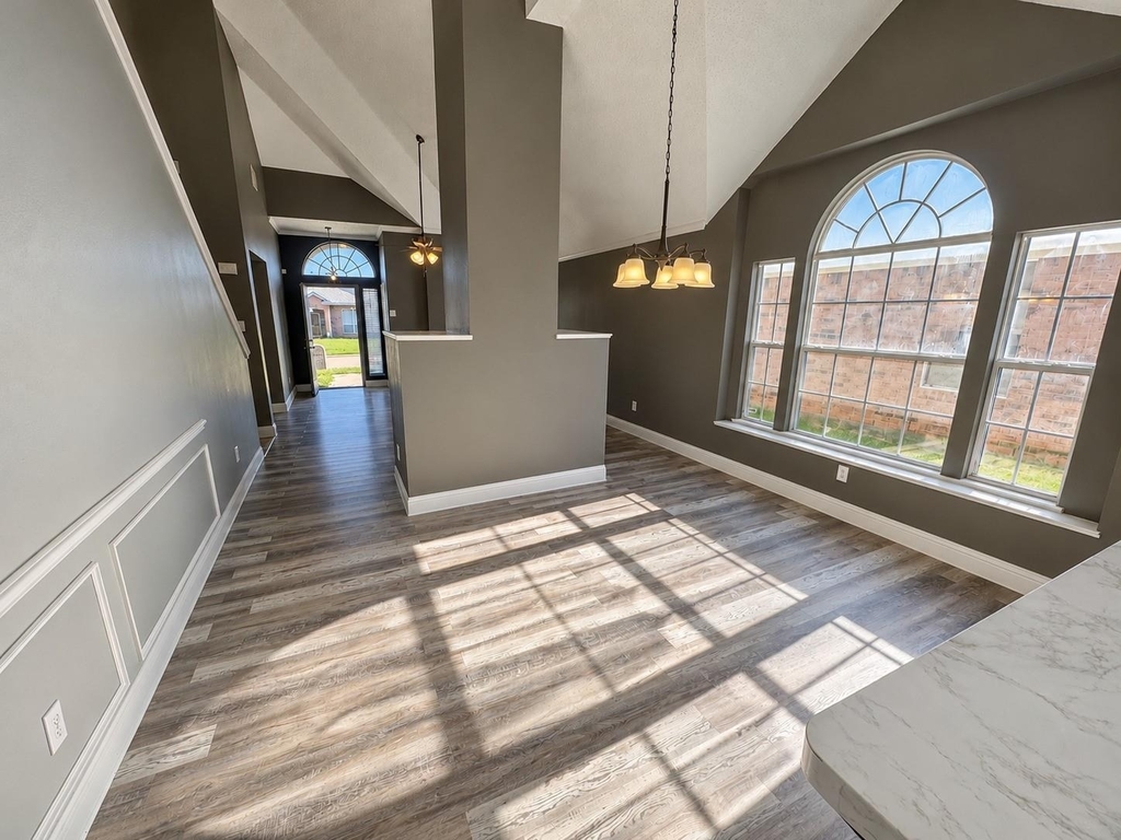 5634 Indian Hill Drive - Photo 7