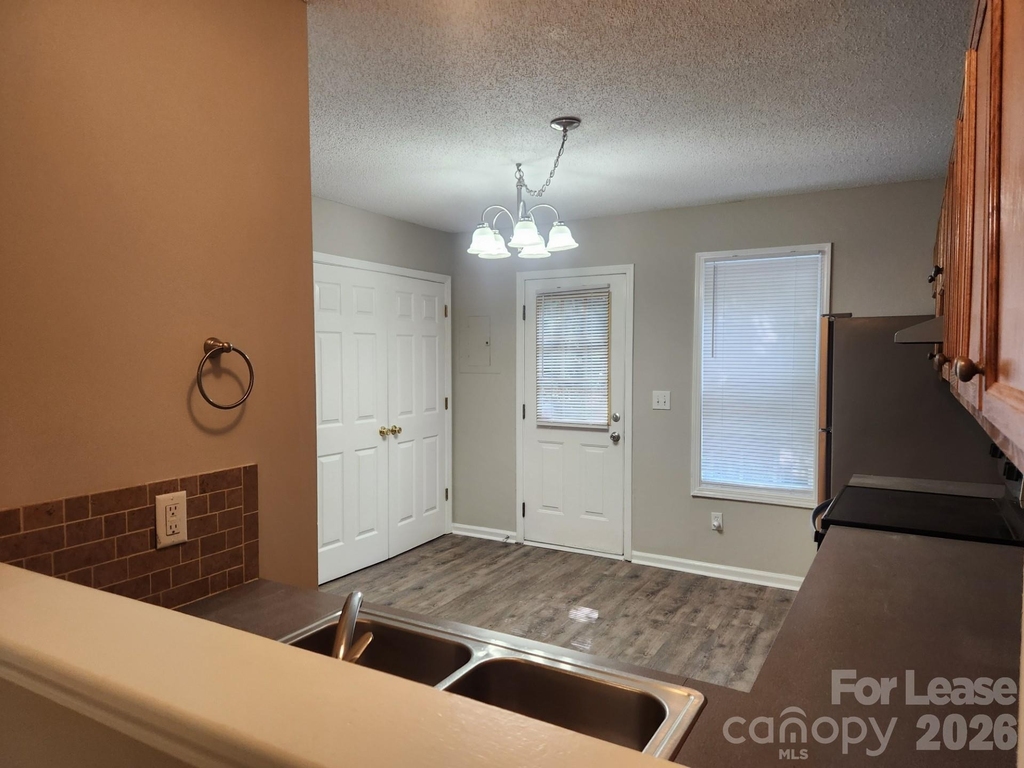 163 Pounds Avenue - Photo 2
