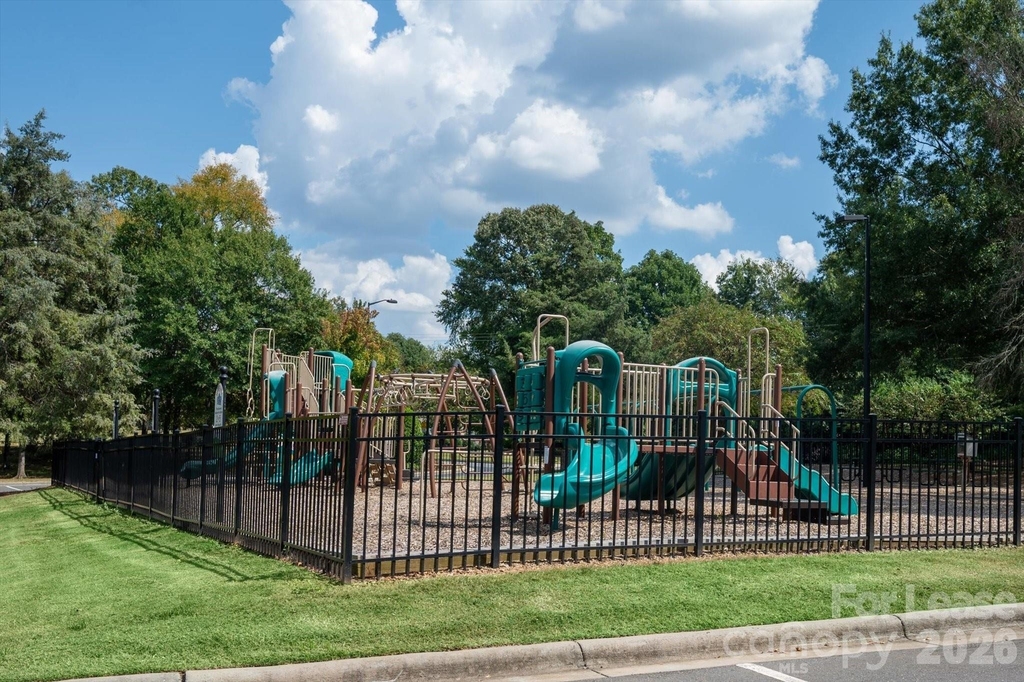 1030 Kaiser Way - Photo 44