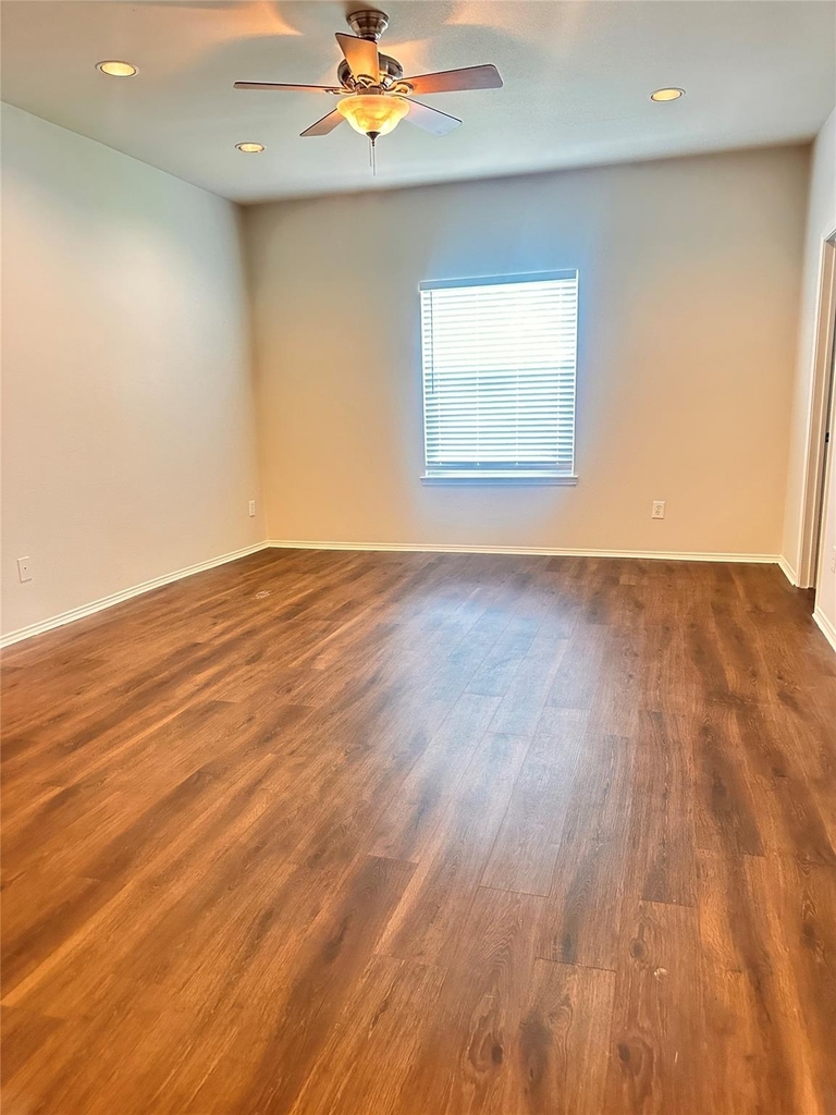 12262 Peak Circle - Photo 8