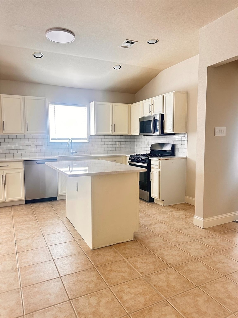 12262 Peak Circle - Photo 5