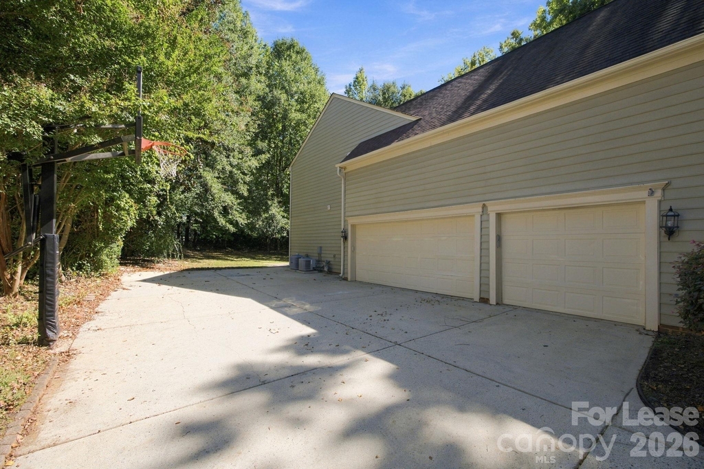 10825 Kenderly Court - Photo 31