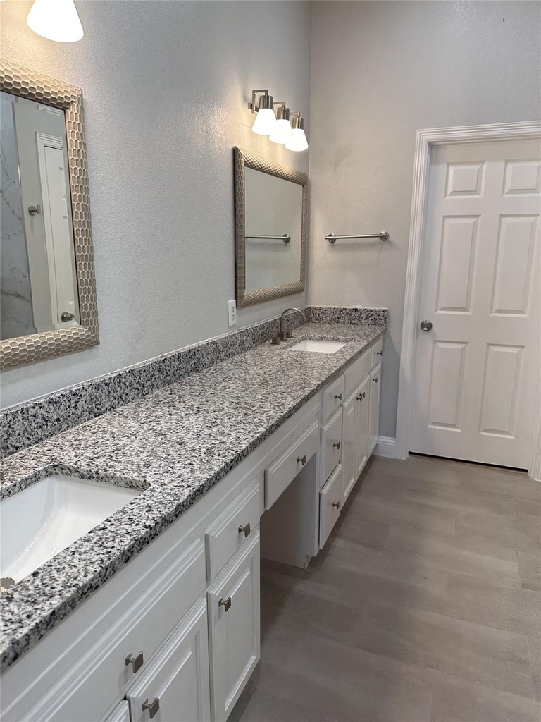 3160 Delaford Drive - Photo 4