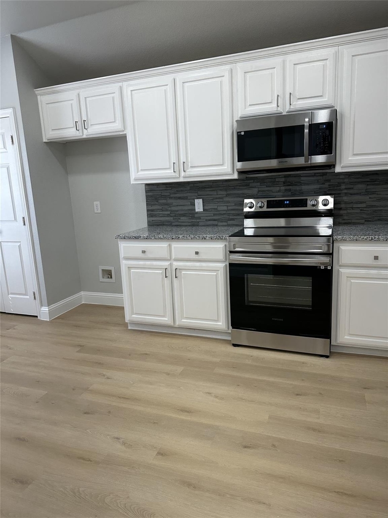 3160 Delaford Drive - Photo 11