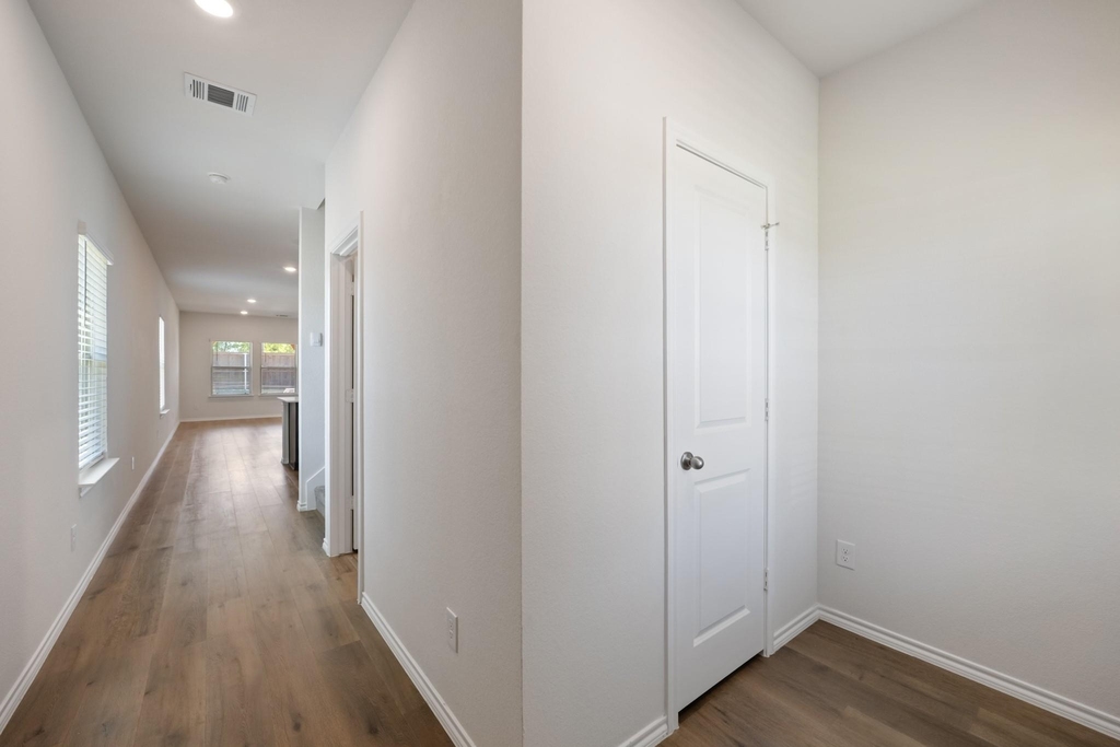 1701 Elm Fork Bend - Photo 3