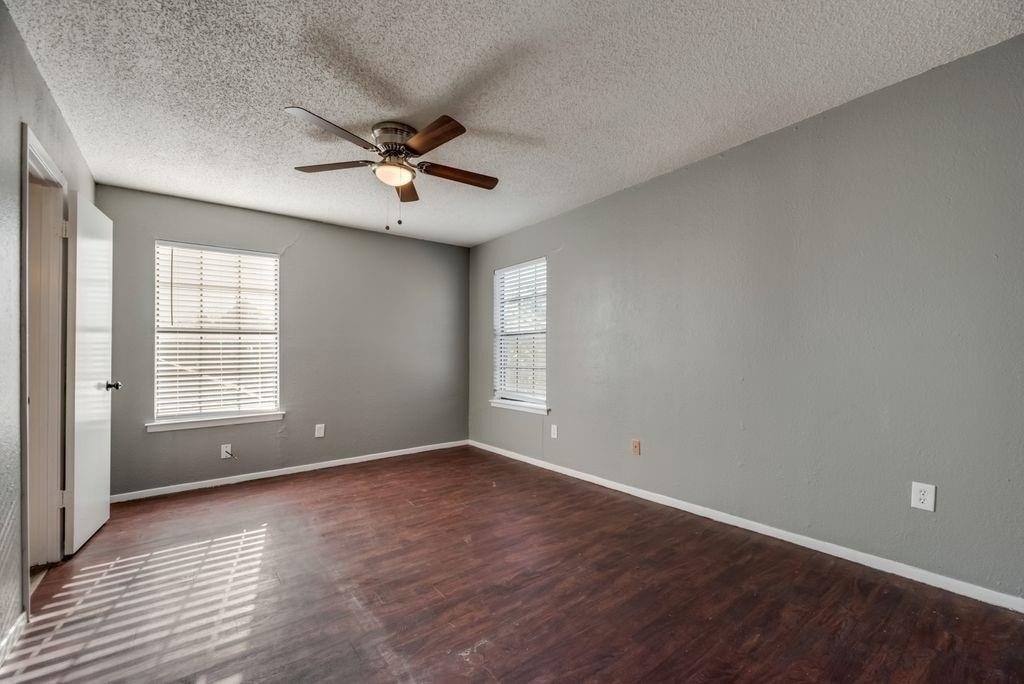 5504 Columbia Avenue - Photo 4
