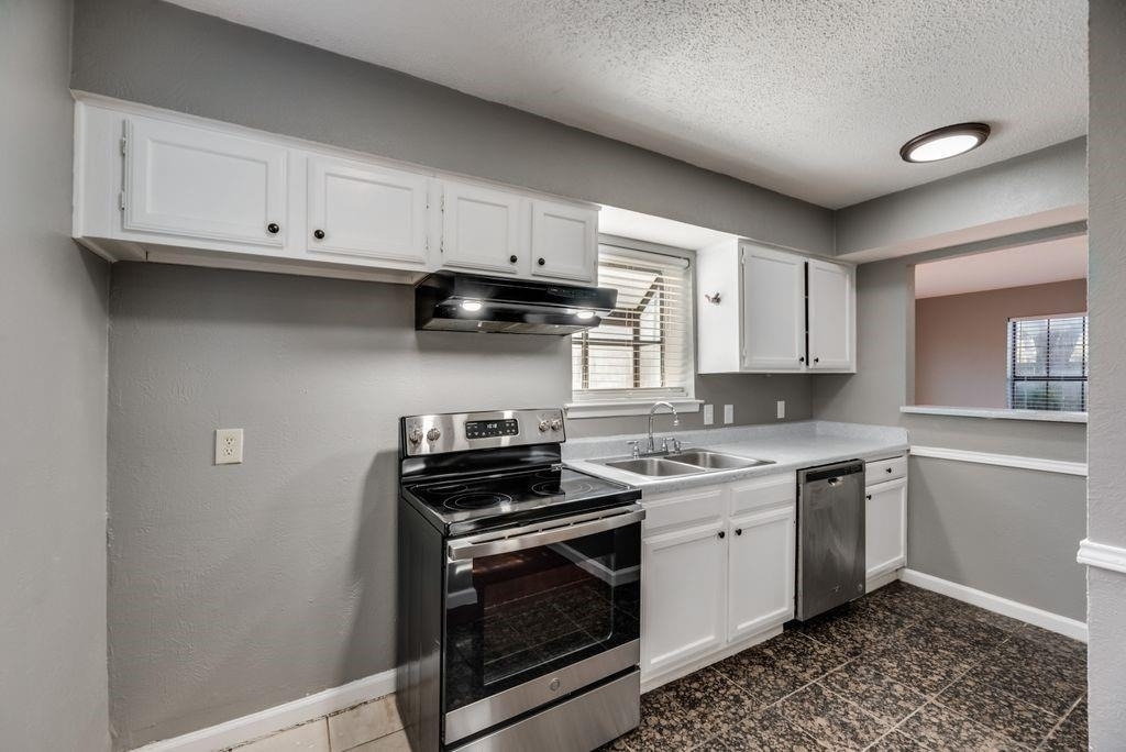 5504 Columbia Avenue - Photo 0