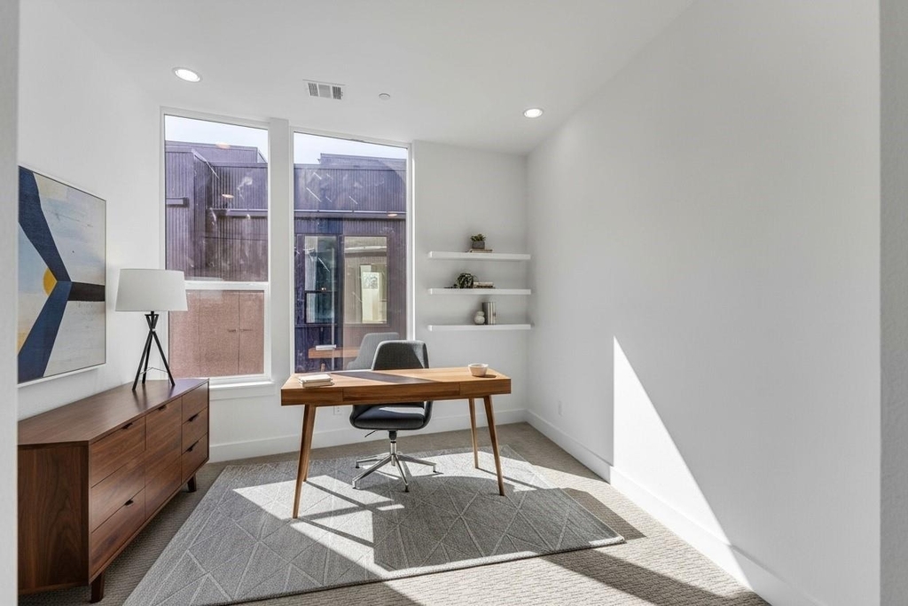 426 W 9th Street - Photo 24