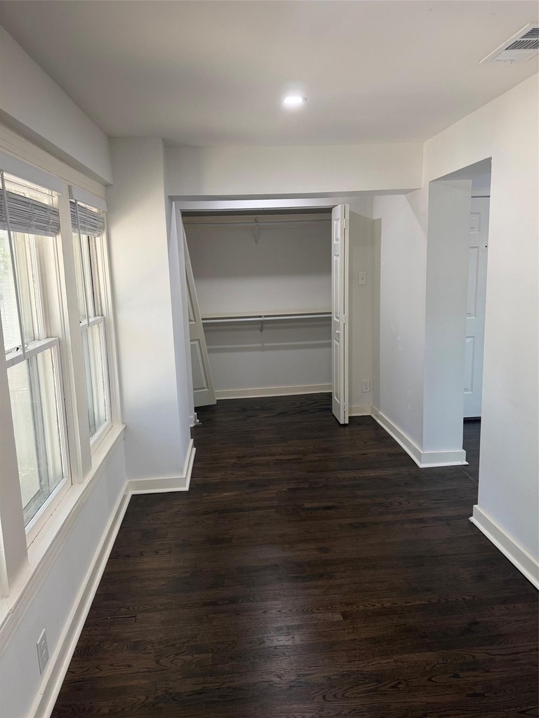 3929 Gilbert Avenue - Photo 9