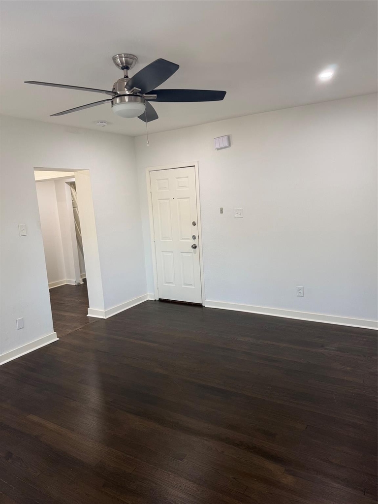 3929 Gilbert Avenue - Photo 3