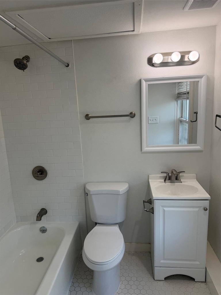 3929 Gilbert Avenue - Photo 5