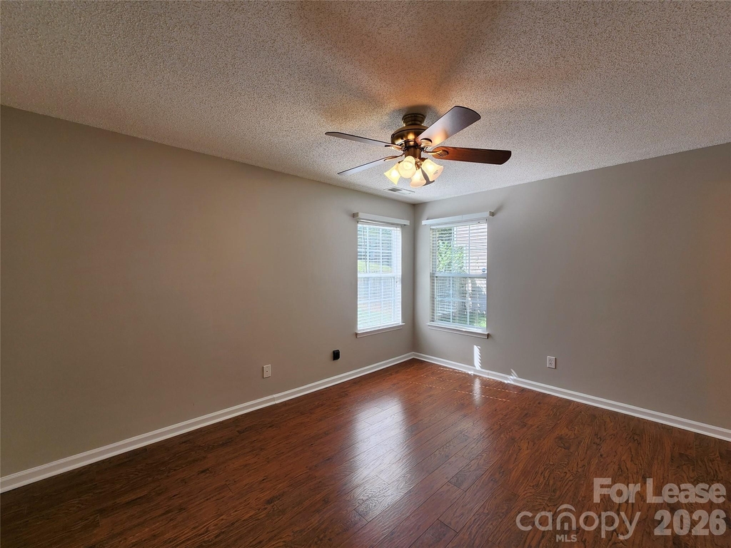3058 Champion Lane Sw - Photo 5