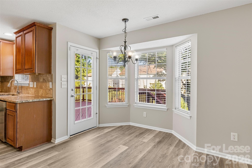 6102 Tesh Court - Photo 11