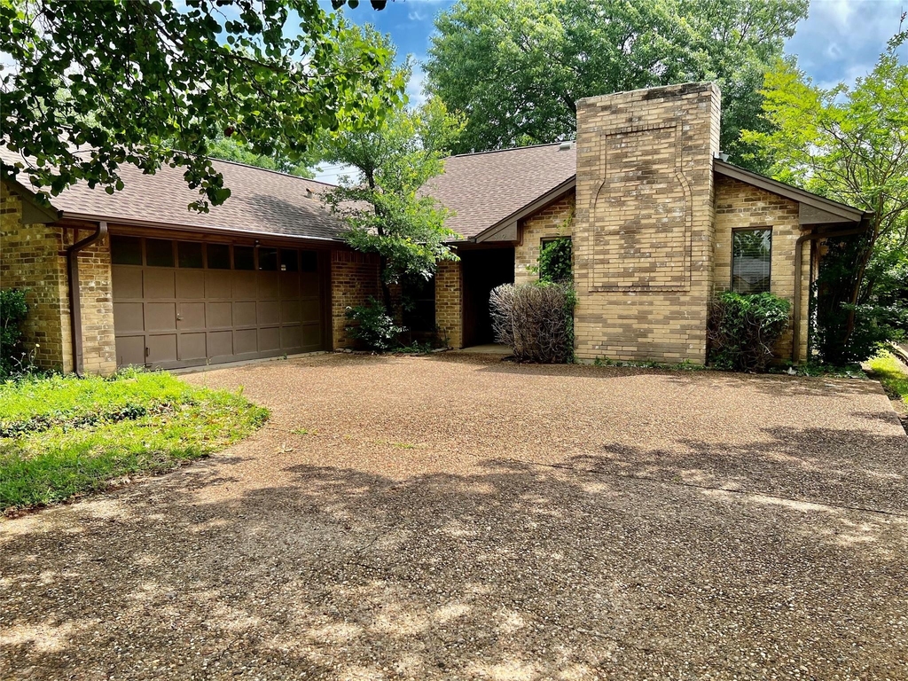 932 Old Mill Circle - Photo 0